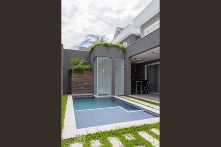 Casa de condomínio à venda com 360m², 4 quartos e 2 vagas Casa de condomínio à venda com 360m², 4 quartos e 2 vagasÁrea gourmet - piscina