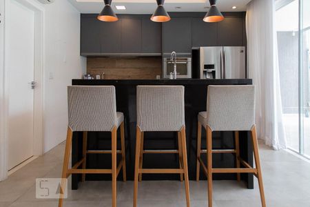 Casa de condomínio à venda com 360m², 4 quartos e 2 vagas Casa de condomínio à venda com 360m², 4 quartos e 2 vagasCozinha