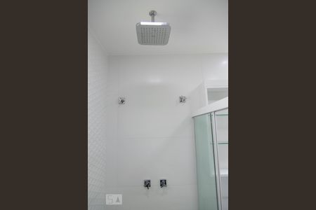 Casa de condomínio à venda com 360m², 4 quartos e 2 vagas Casa de condomínio à venda com 360m², 4 quartos e 2 vagasBanheiro da suíte 3