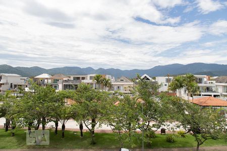 Casa de condomínio à venda com 360m², 4 quartos e 2 vagas Casa de condomínio à venda com 360m², 4 quartos e 2 vagasVista do sótão