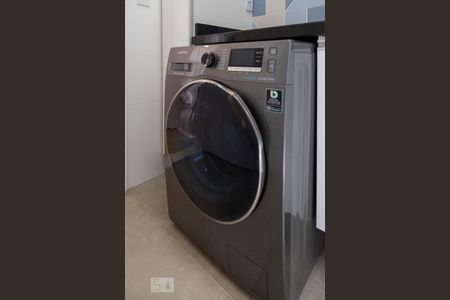 Casa de condomínio à venda com 360m², 4 quartos e 2 vagas Casa de condomínio à venda com 360m², 4 quartos e 2 vagasÁrea de serviço - lava e seca