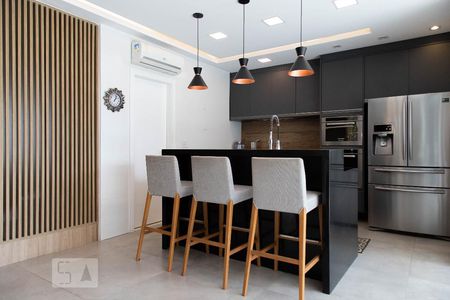 Casa de condomínio à venda com 360m², 4 quartos e 2 vagas Casa de condomínio à venda com 360m², 4 quartos e 2 vagasCozinha