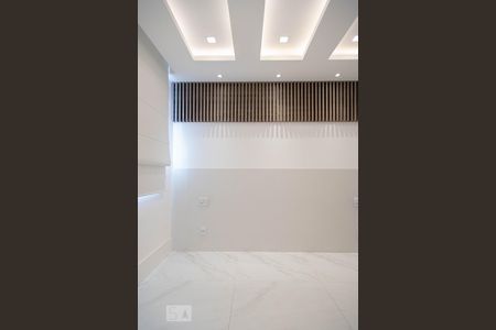 Casa de condomínio à venda com 360m², 4 quartos e 2 vagas Casa de condomínio à venda com 360m², 4 quartos e 2 vagasSuíte 1