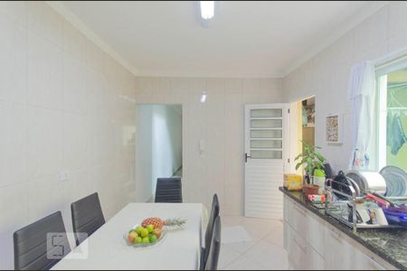 Casa à venda com 150m², 4 quartos e 2 vagas Casa à venda com 150m², 4 quartos e 2 vagasCozinha