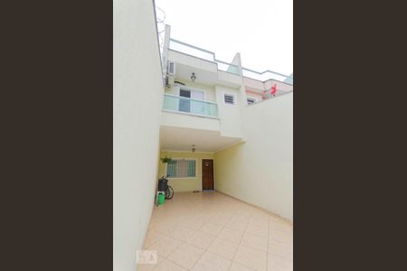 Casa à venda com 150m², 4 quartos e 2 vagas Casa à venda com 150m², 4 quartos e 2 vagasFachada