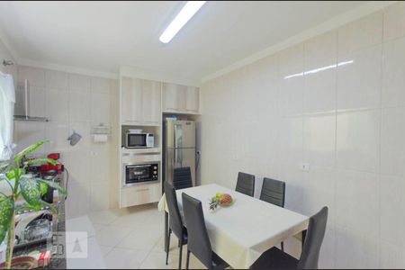 Casa à venda com 150m², 4 quartos e 2 vagas Casa à venda com 150m², 4 quartos e 2 vagasCozinha