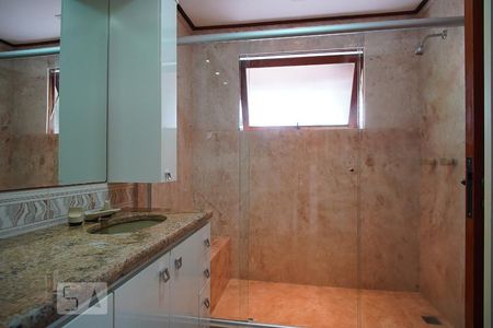 Apartamento para alugar com 352m², 4 quartos e sem vagaBanheiro do Quarto 2