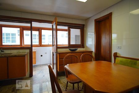 Apartamento para alugar com 352m², 4 quartos e sem vagaCozinha