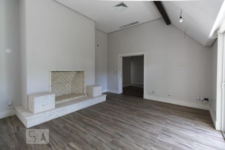 Casa de condomínio à venda com 980m², 4 quartos e 8 vagas Casa de condomínio à venda com 980m², 4 quartos e 8 vagasSala estar íntimo
