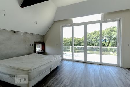 Casa de condomínio à venda com 980m², 4 quartos e 8 vagas Casa de condomínio à venda com 980m², 4 quartos e 8 vagasSuíte master