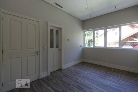 Casa de condomínio à venda com 980m², 4 quartos e 8 vagas Casa de condomínio à venda com 980m², 4 quartos e 8 vagasSuíte 1