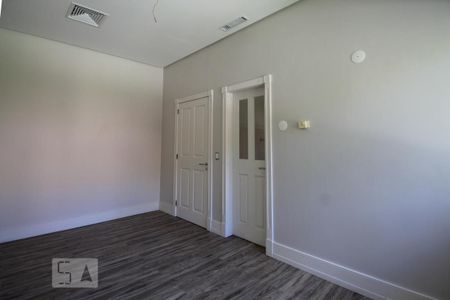 Casa de condomínio à venda com 980m², 4 quartos e 8 vagas Casa de condomínio à venda com 980m², 4 quartos e 8 vagasSuíte 1