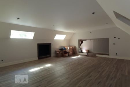 Casa de condomínio à venda com 980m², 4 quartos e 8 vagas Casa de condomínio à venda com 980m², 4 quartos e 8 vagasSala de cinema