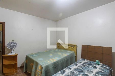 Casa à venda com 227m², 4 quartos e 4 vagas Casa à venda com 227m², 4 quartos e 4 vagasQuarto 1