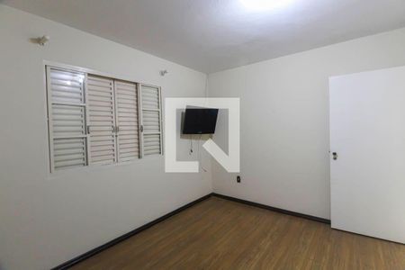 Casa à venda com 227m², 4 quartos e 4 vagas Casa à venda com 227m², 4 quartos e 4 vagascasa 2 - Quarto 2
