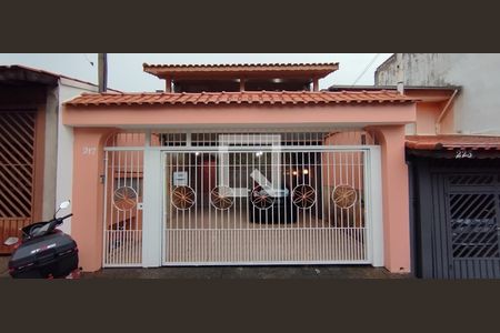 Casa à venda com 227m², 4 quartos e 4 vagas Casa à venda com 227m², 4 quartos e 4 vagasGaragem
