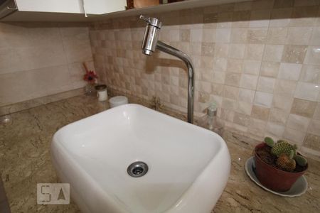 Apartamento à venda com 74m², 2 quartos e 1 vagaBanheiro