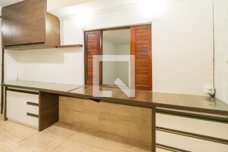 Escritório de casa para alugar com 3 quartos, 200m² em Vila Virginia, São Paulo