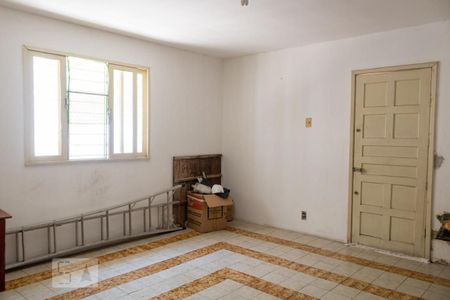 Casa à venda com 1290m², 4 quartos e 3 vagas Casa à venda com 1290m², 4 quartos e 3 vagasSala