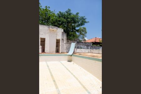 Casa à venda com 1290m², 4 quartos e 3 vagas Casa à venda com 1290m², 4 quartos e 3 vagasPiscina