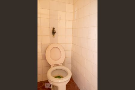 Casa à venda com 1290m², 4 quartos e 3 vagas Casa à venda com 1290m², 4 quartos e 3 vagasBanheiro
