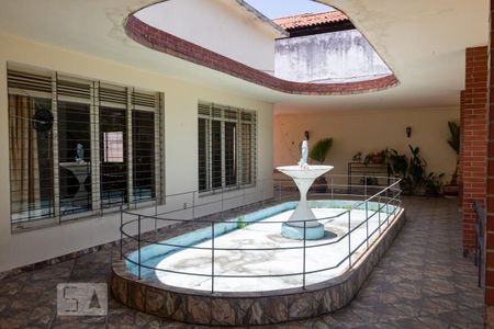 Casa à venda com 1290m², 4 quartos e 3 vagas Casa à venda com 1290m², 4 quartos e 3 vagasQuintal