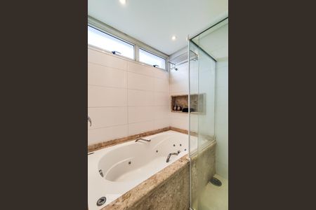 Apartamento à venda com 86m², 2 quartos e 2 vagasBanheiro