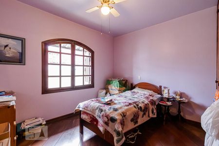 Casa à venda com 200m², 3 quartos e 4 vagas Casa à venda com 200m², 3 quartos e 4 vagasQuarto 1