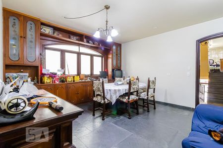 Casa à venda com 200m², 3 quartos e 4 vagas Casa à venda com 200m², 3 quartos e 4 vagasSala de Jantar