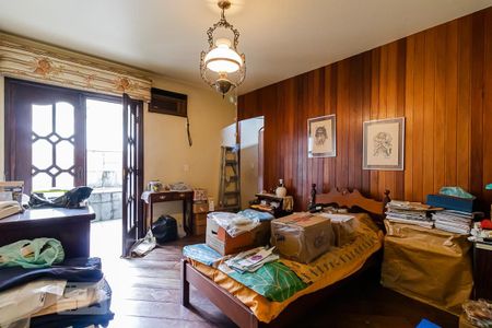 Casa à venda com 200m², 3 quartos e 4 vagas Casa à venda com 200m², 3 quartos e 4 vagasSuíte