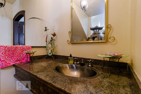 Casa à venda com 200m², 3 quartos e 4 vagas Casa à venda com 200m², 3 quartos e 4 vagasLavabo