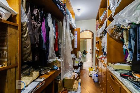 Casa à venda com 200m², 3 quartos e 4 vagas Casa à venda com 200m², 3 quartos e 4 vagasCloset da Suíte