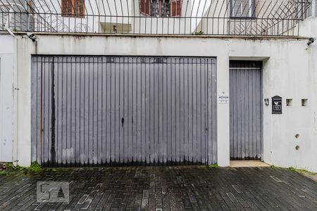 Casa à venda com 200m², 3 quartos e 4 vagas Casa à venda com 200m², 3 quartos e 4 vagasFachada