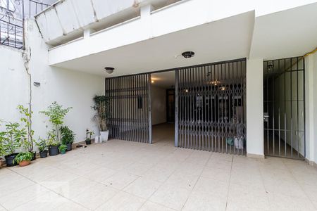 Casa à venda com 200m², 3 quartos e 4 vagas Casa à venda com 200m², 3 quartos e 4 vagasGaragem