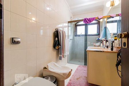 Casa à venda com 200m², 3 quartos e 4 vagas Casa à venda com 200m², 3 quartos e 4 vagasBanheiro