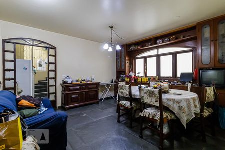 Casa à venda com 200m², 3 quartos e 4 vagas Casa à venda com 200m², 3 quartos e 4 vagasSala de Jantar