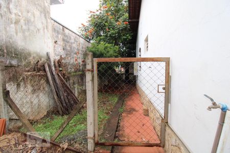 Casa à venda com 287m², 5 quartos e 6 vagasCorredor externo