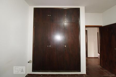 Casa à venda com 287m², 5 quartos e 6 vagasQuarto 5