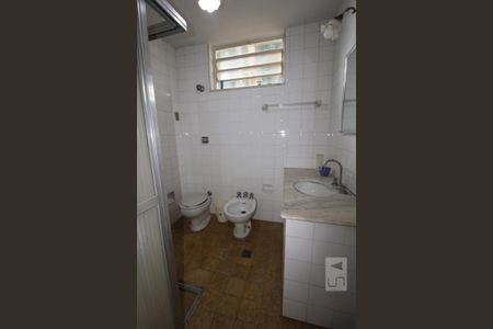 Casa à venda com 287m², 5 quartos e 6 vagasBanheiro da Suíte do Quarto 4