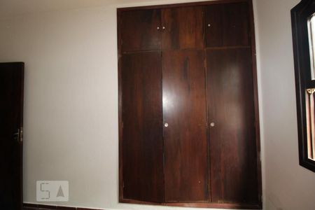 Casa à venda com 287m², 5 quartos e 6 vagasQuarto 1