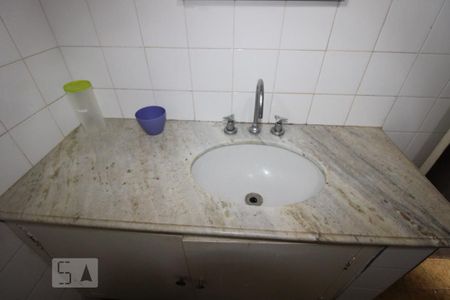 Casa à venda com 287m², 5 quartos e 6 vagasBanheiro da Suíte do Quarto 4