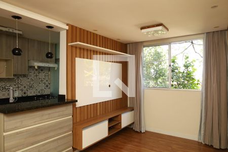 Sala de apartamento para alugar com 2 quartos, 50m² em Vila Raquel, São Paulo