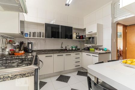 Apartamento à venda com 120m², 4 quartos e 1 vaga Apartamento à venda com 120m², 4 quartos e 1 vagaCozinha