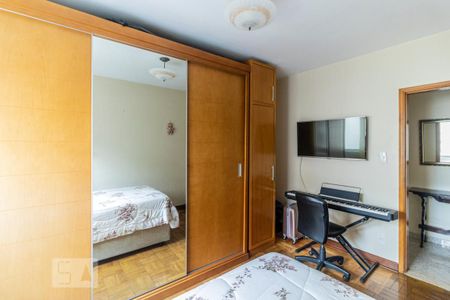 Apartamento à venda com 120m², 4 quartos e 1 vaga Apartamento à venda com 120m², 4 quartos e 1 vagaQuarto 1