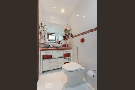 Apartamento à venda com 125m², 3 quartos e 3 vagasBanheiro da Suíte 1