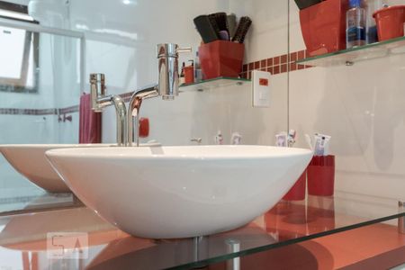 Apartamento à venda com 125m², 3 quartos e 3 vagasBanheiro da Suíte 1