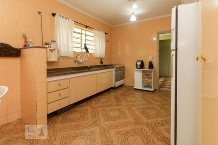 Casa à venda com 250m², 4 quartos e 3 vagas Casa à venda com 250m², 4 quartos e 3 vagasCozinha