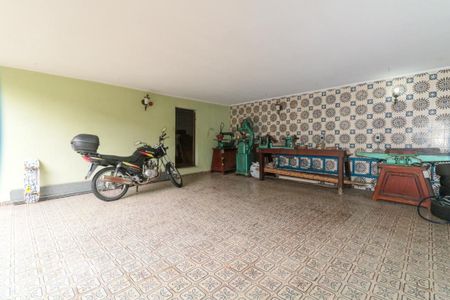 Casa à venda com 250m², 4 quartos e 3 vagas Casa à venda com 250m², 4 quartos e 3 vagasGaragem