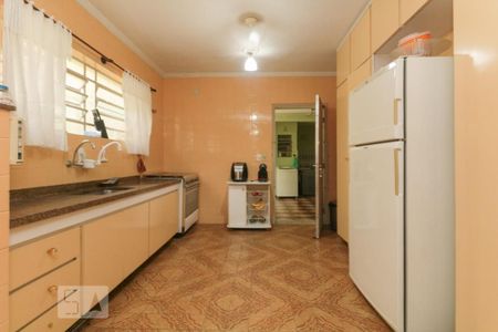 Casa à venda com 250m², 4 quartos e 3 vagas Casa à venda com 250m², 4 quartos e 3 vagasCozinha