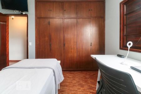 Casa à venda com 250m², 4 quartos e 3 vagas Casa à venda com 250m², 4 quartos e 3 vagasQuarto 3